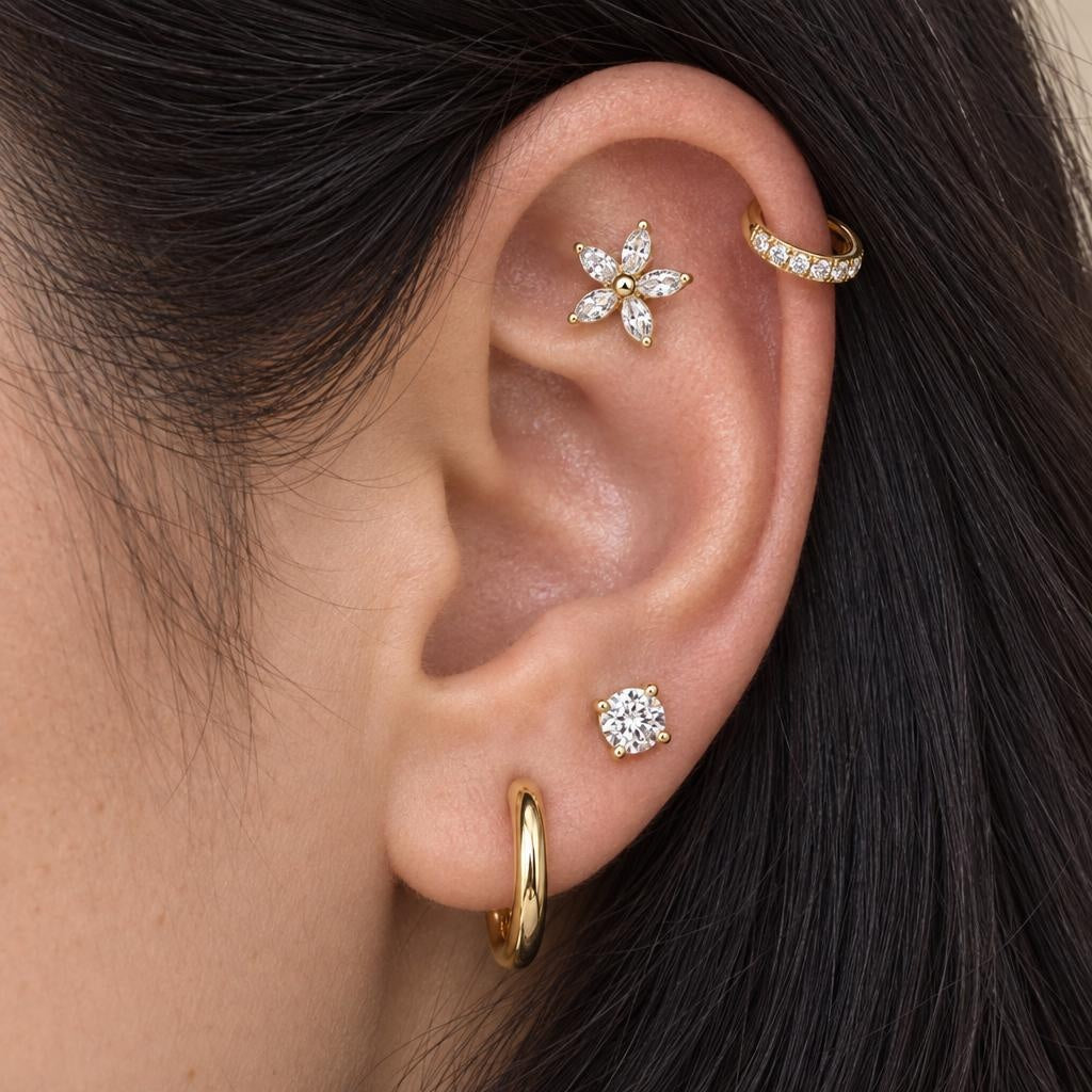 Zestaw Curated Ear „Golden Bloom” – 4 tytanowe kolczyki do ucha