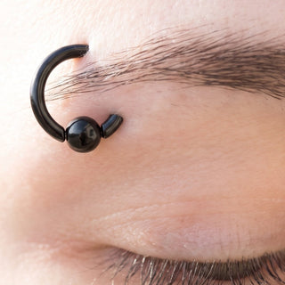 Kolczyk Piercing do Brwi w Kształcie Pierścienia – wybór na lnie