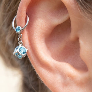 Srebrny Helix Ring – wybór na lnie