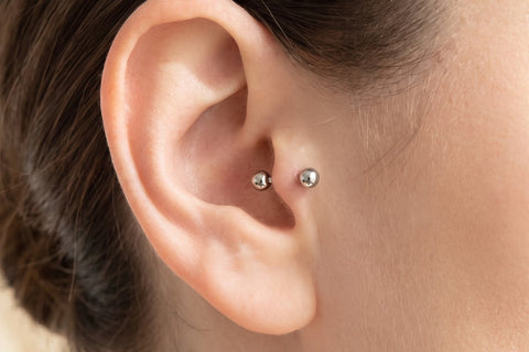 Srebrny kolczyk tragus