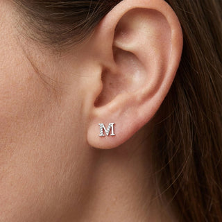 Tytan labret litera z kamieniami gwint wewnętrzny srebrny – getragen