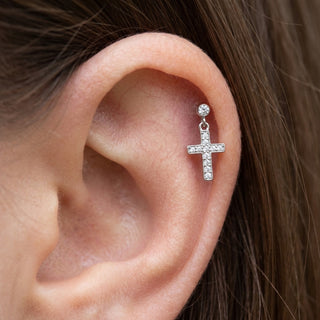 Tytan labret potrójna cyrkonia w łapkach trójkąt gwint wewnętrzny – getragen