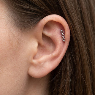 Tytan labret łańcuszek gwint wewnętrzny – getragen