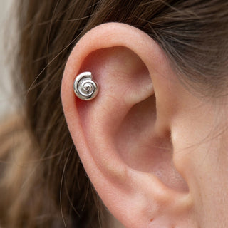 Tytan labret spirala gwint wewnętrzny – getragen