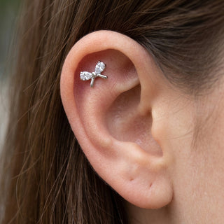 Tytan labret kokardka cyrkonia gwint wewnętrzny – getragen